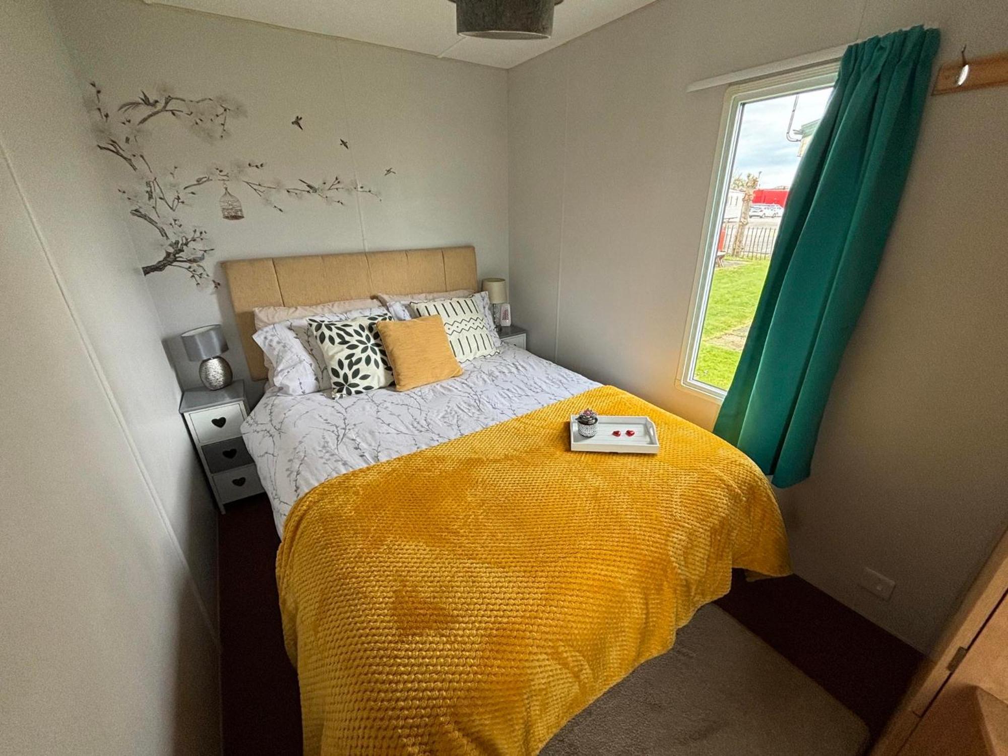 Pet Friendly Holiday Home On Golden Palm Skegness Exterior photo