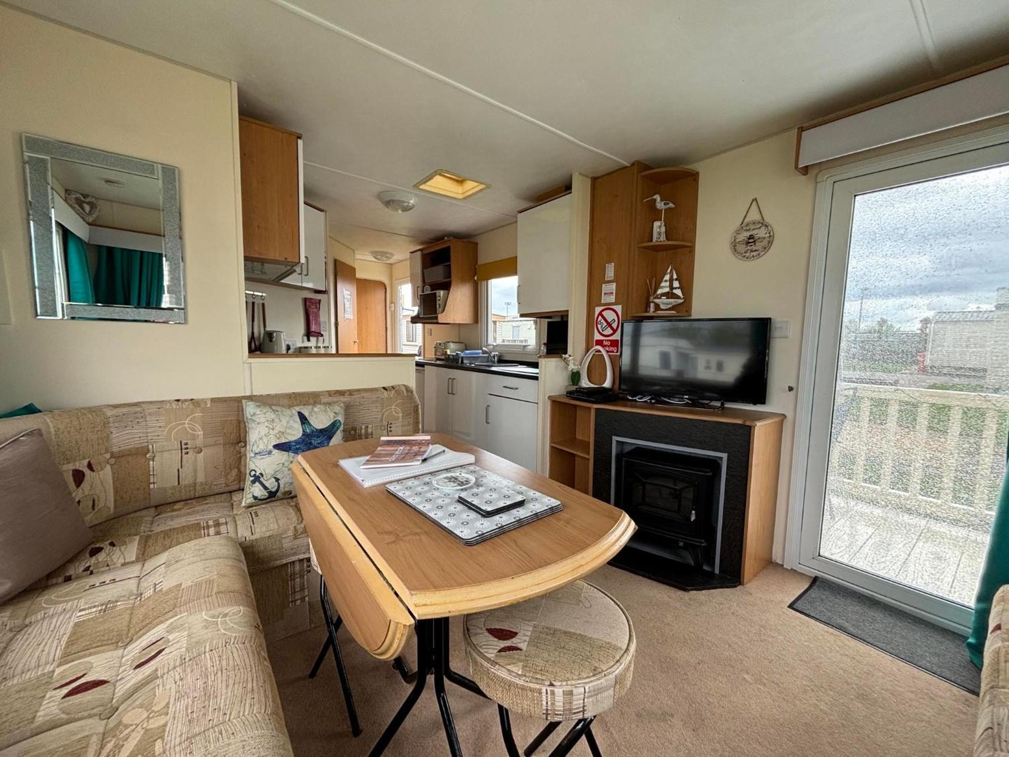 Pet Friendly Holiday Home On Golden Palm Skegness Exterior photo