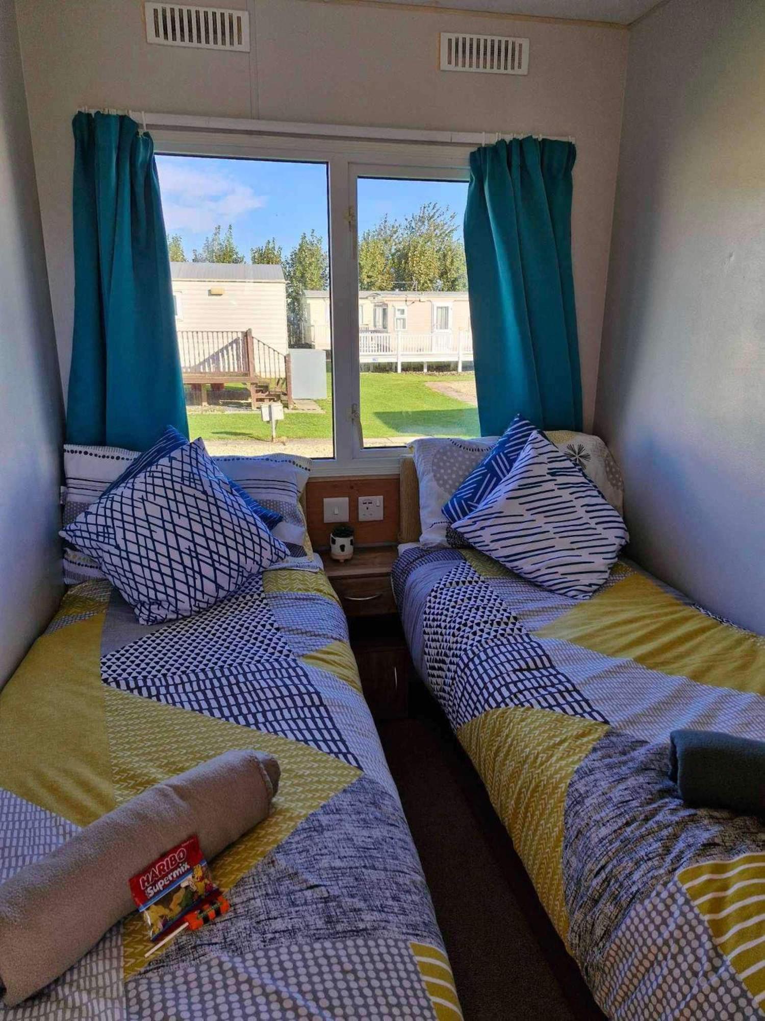 Pet Friendly Holiday Home On Golden Palm Skegness Exterior photo